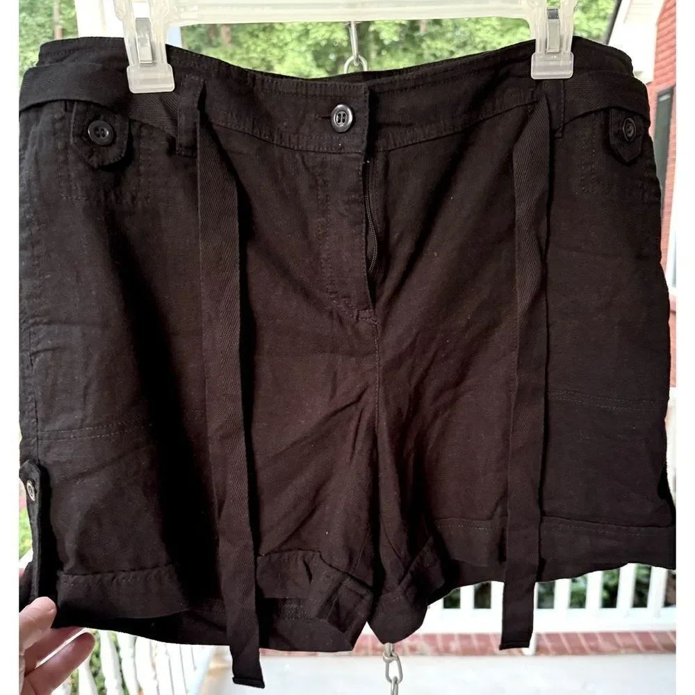 AB Studio Black Cargo Shorts Tailored Design with Cute Belt. Size 10. NWT
